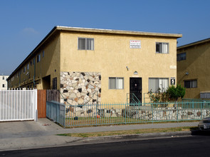 12537 Eucalyptus Ave in Hawthorne, CA - Building Photo - Building Photo