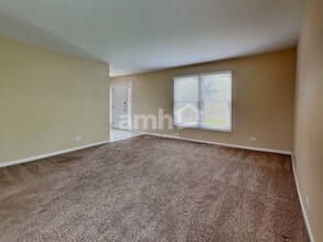 347 Sierra Trail in Cary, IL - Building Photo - Building Photo