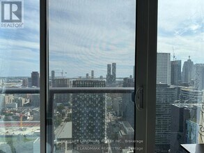 181 Dundas St E in Toronto, ON - Building Photo - Building Photo