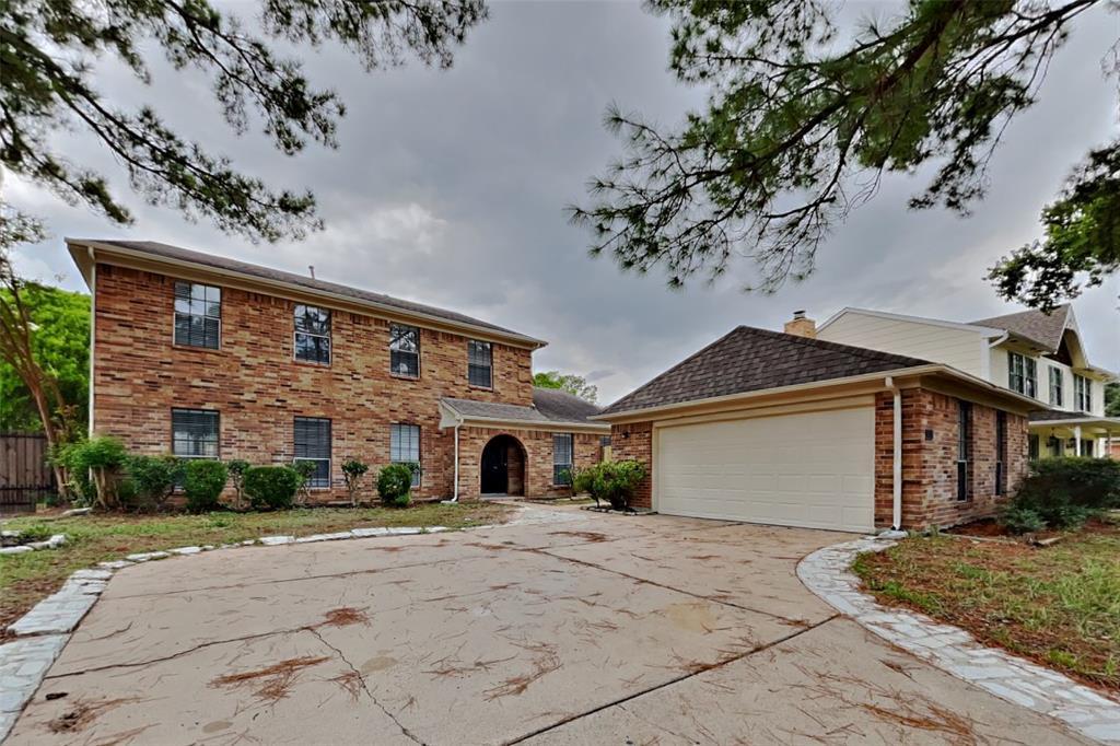 15803 Maple Manor Dr in Houston, TX - Building Photo