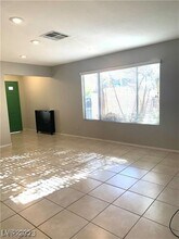 2301 Jasmine Garden Dr in Las Vegas, NV - Building Photo - Building Photo