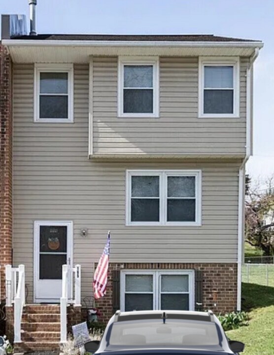 165 Wakefield Pl in Harrisonburg, VA - Building Photo