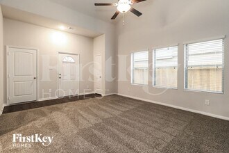 255 Rd 5102F in Cleveland, TX - Foto de edificio - Building Photo