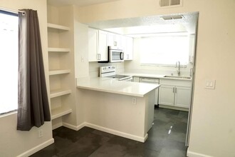 8455 W Sahara Ave, Unit 263 in Las Vegas, NV - Building Photo - Building Photo