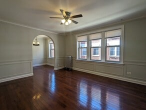 546 W Surf St in Chicago, IL - Foto de edificio - Building Photo