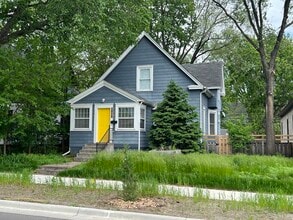 1915 Johnson St NE, Unit Apt 2 in Minneapolis, MN - Building Photo - Building Photo