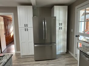 69 Monroe St, Unit Monroe first floor in Branford, CT - Foto de edificio - Building Photo