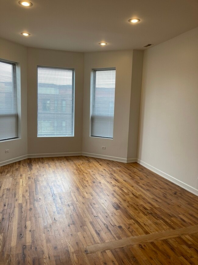 4041 S CALUMET Ave in Chicago, IL - Building Photo - Building Photo