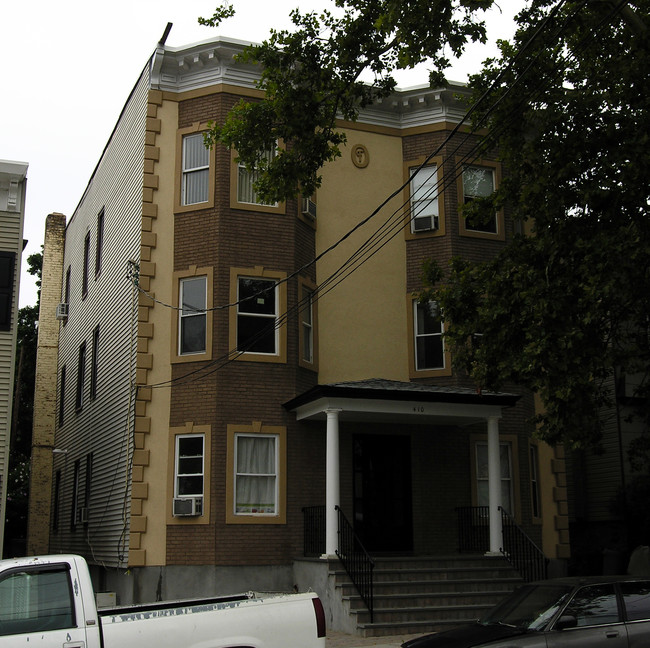 410 Locust St in Mount Vernon, NY - Building Photo - Building Photo