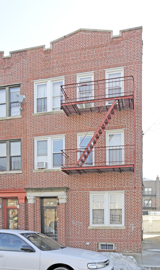 42-17 164th St in Flushing, NY - Foto de edificio - Building Photo