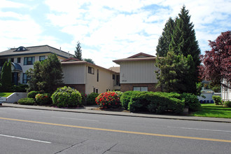 1512 SE Hawthorne Blvd in Portland, OR - Foto de edificio - Building Photo