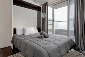 1 Shaw St in Toronto, ON - Building Photo - Building Photo