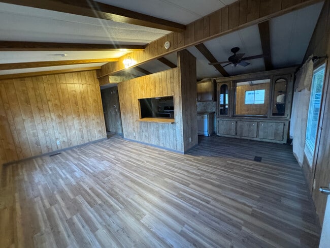 3060 E Ames Ave in Kingman, AZ - Foto de edificio - Building Photo