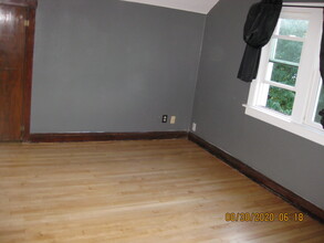 1248 A South 50th Street, Unit Upper in West Milwaukee, WI - Foto de edificio - Building Photo