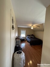42 Shepard St, Unit R3 in Boston, MA - Foto de edificio - Building Photo