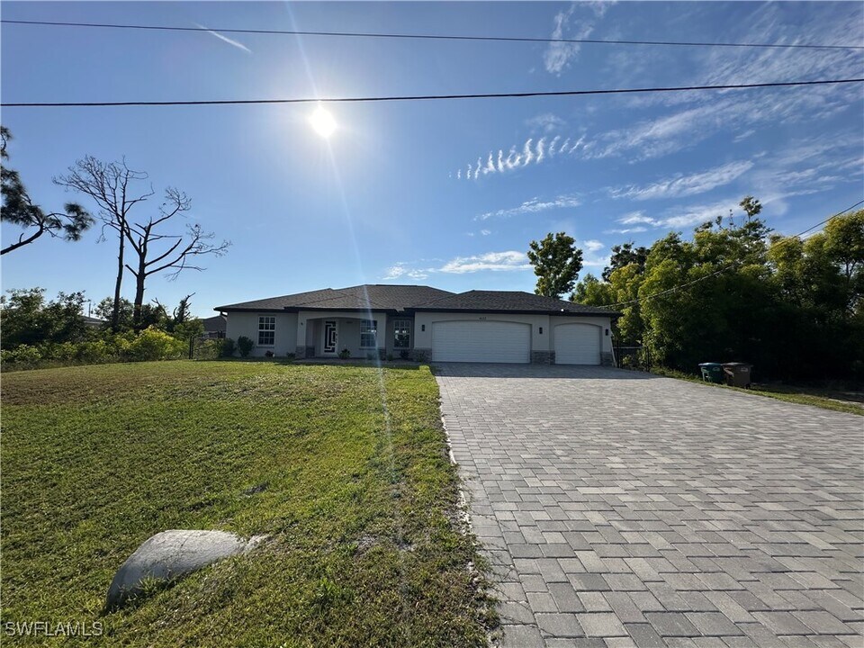 4602 NW 36th Pl in Cape Coral, FL - Building Photo