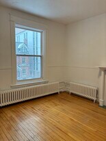 320 Cooper St in Ottawa, ON - Building Photo