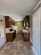 6828 W Par Ln-Unit -4 in Wichita, KS - Building Photo - Building Photo