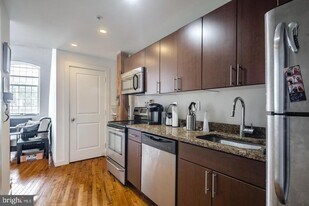 4 Leverington Ave in Philadelphia, PA - Building Photo