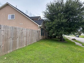 832 Belvedere Dr in Conroe, TX - Building Photo - Building Photo