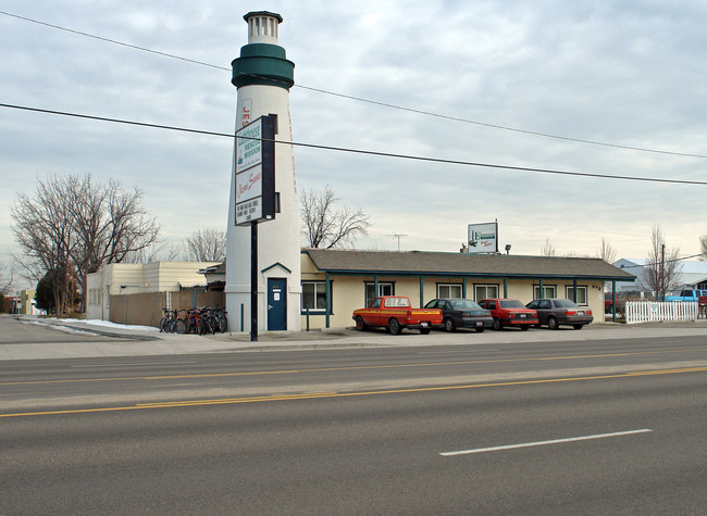 Lighthouse Men's Shelter