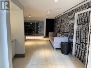 2908-2908 Hwy 7 in Vaughan, ON - Building Photo - Building Photo