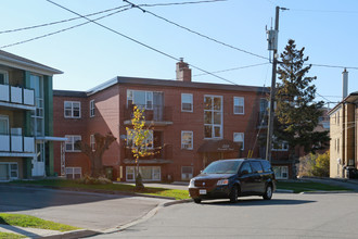 229 Pannahill Rd in Toronto, ON - Building Photo - Primary Photo