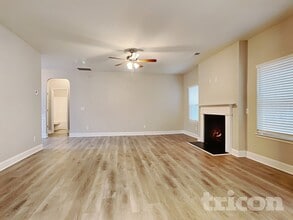 5713 Pahaska Ct in Ellenwood, GA - Foto de edificio - Building Photo