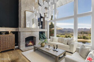 987 Brookview Ave in Westlake Village, CA - Building Photo - Building Photo