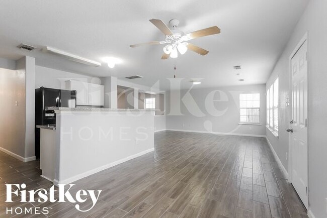 11210 Flying Geese Ln in Tomball, TX - Foto de edificio - Building Photo
