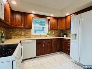 658 Garden in Maywood, NJ - Building Photo - Building Photo