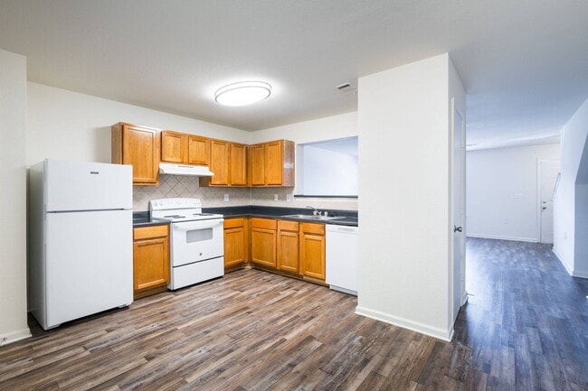 Crescent Pointe Townhomes in Stafford, VA - Foto de edificio - Building Photo