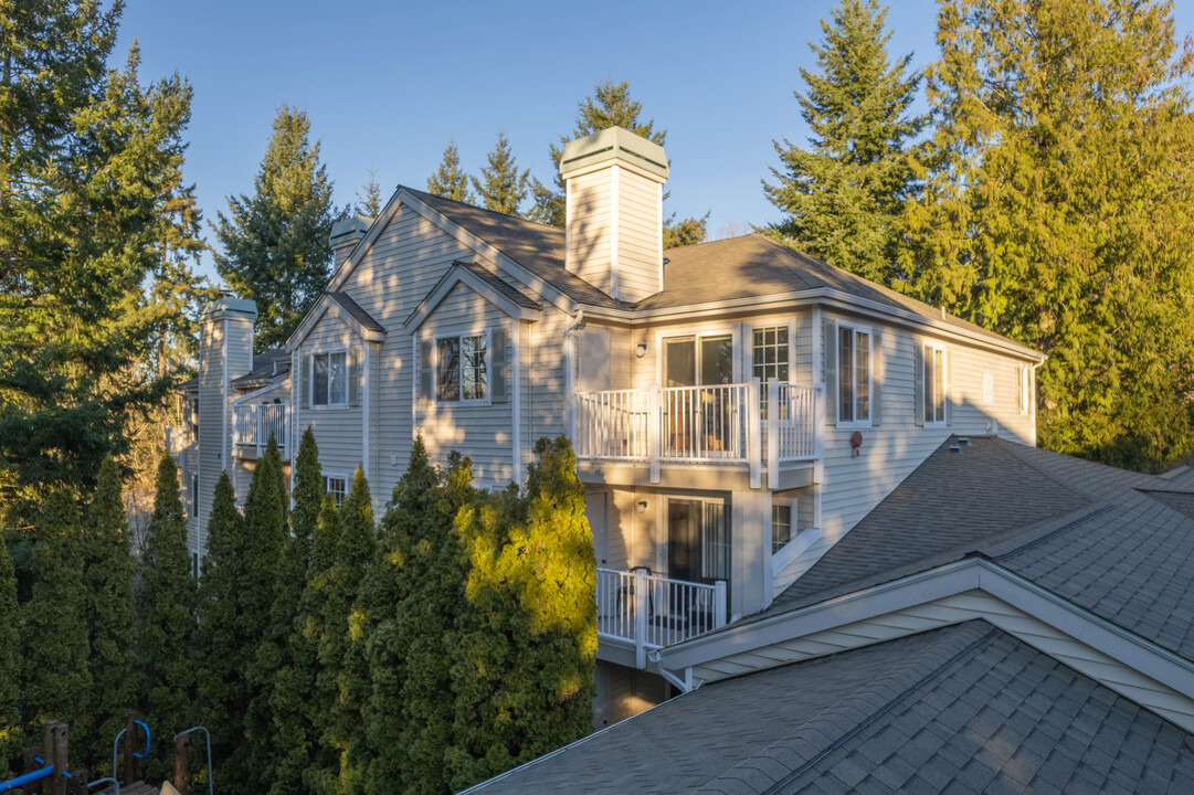 Brookshire Condominiums in Bellevue, WA - Building Photo