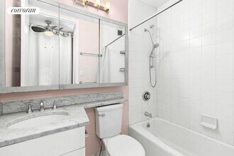 350 W 50th St in New York, NY - Building Photo - Building Photo