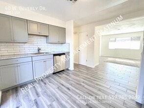 40 W Beverly Ave in Clovis, CA - Building Photo - Building Photo