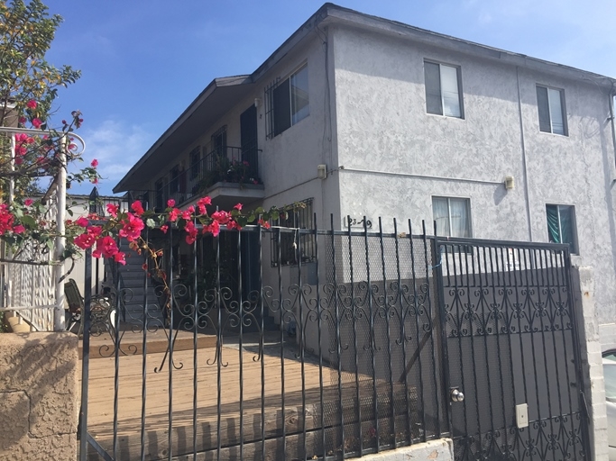 23-29 19th St in San Diego, CA - Building Photo