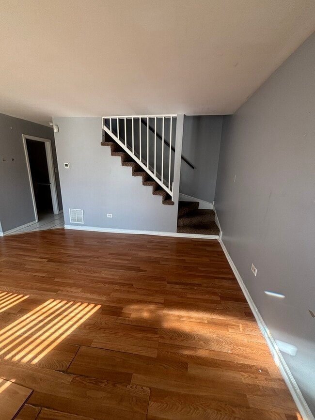 8028 S Kingston Ave in Chicago, IL - Building Photo - Building Photo