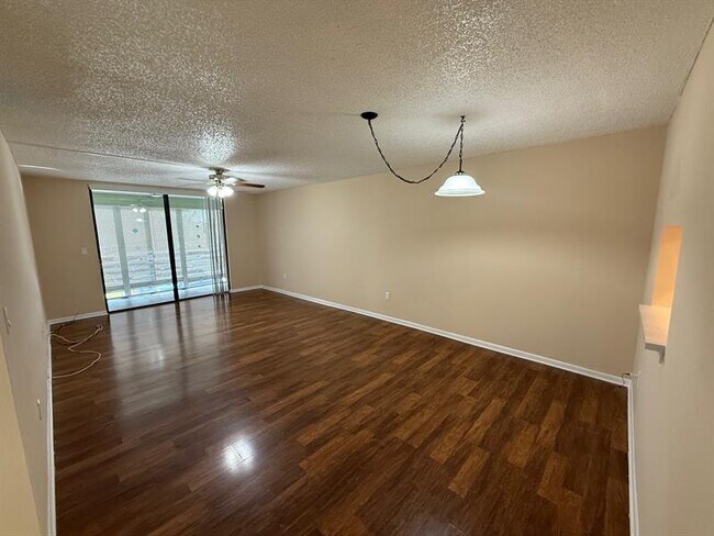 1820 N Lauderdale Ave in North Lauderdale, FL - Building Photo - Building Photo