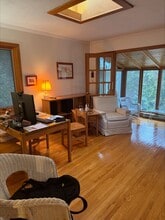 BEAUTIFUL FOR BEDROOM HOME MINUTES FROM WESTERN CAMPUS in London, ON - Building Photo - Building Photo