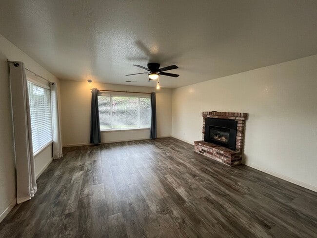 3361 Edgewood Rd in Eureka, CA - Building Photo - Building Photo