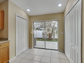 10234 Perthshire Cir in Land O Lakes, FL - Foto de edificio - Building Photo