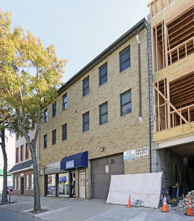 260-262 Broadway in Bayonne, NJ - Building Photo - Building Photo