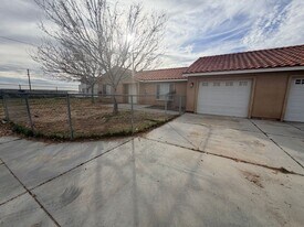 9236 Peach Ave in California City, CA - Building Photo