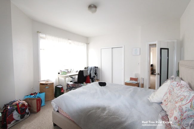 202 St Paul St, Unit 23 in Brookline, MA - Building Photo - Building Photo