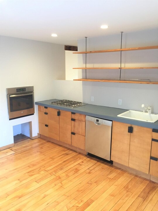 132 Columbia St, Unit 2 in Cambridge, MA - Building Photo