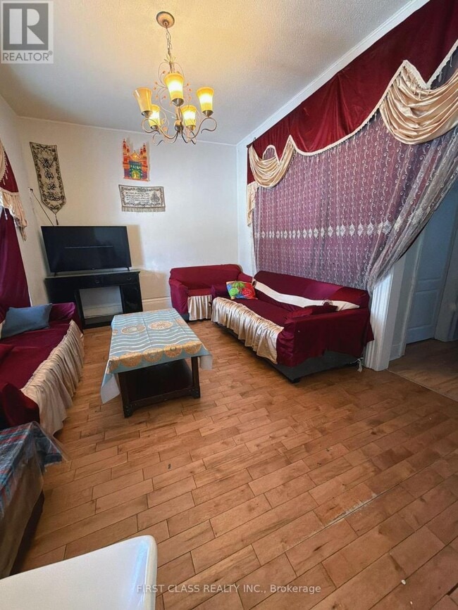 property at 432 Charlotte St