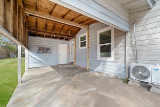 502 22nd St in Hondo, TX - Building Photo - Building Photo