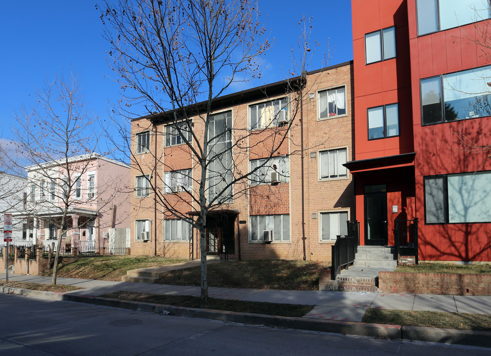 Kenyon West in Washington, DC - Foto de edificio