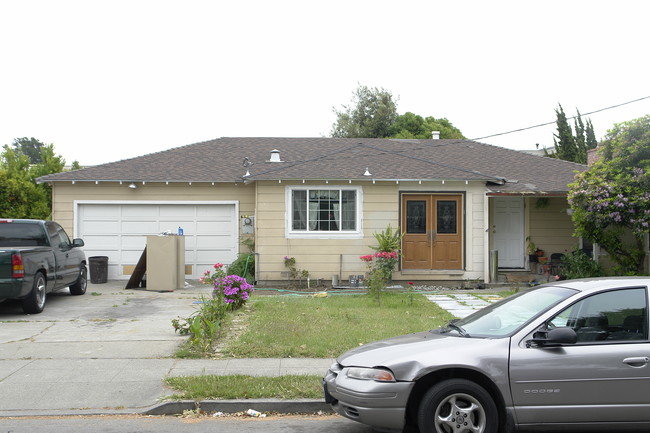 878 W Sunset Blvd in Hayward, CA - Building Photo - Building Photo