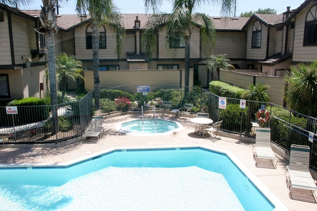 Judson Terrace in Redlands, CA - Foto de edificio